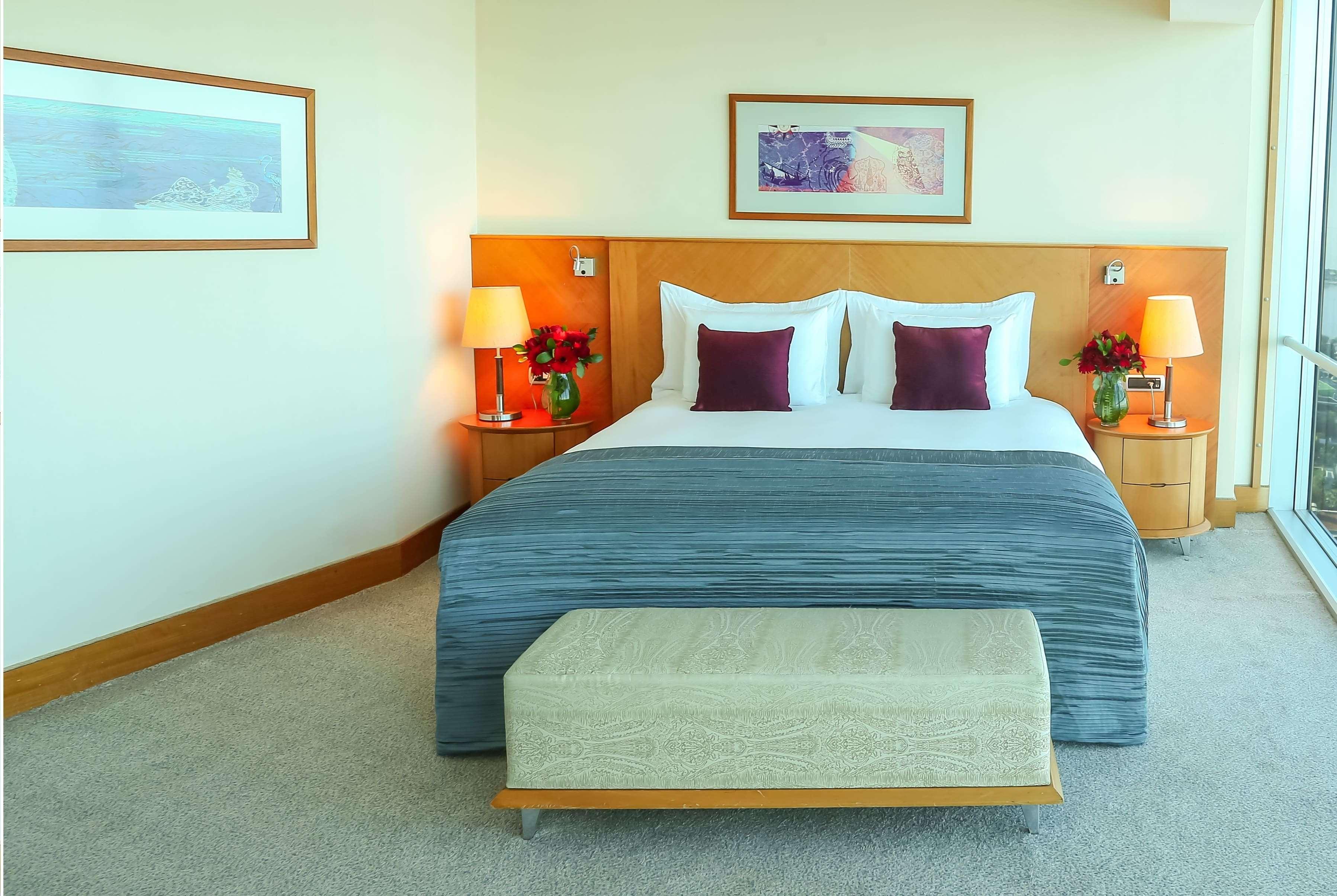 Wyndham Grand Izmir Ozdilek Thermal & Spa Exterior photo A bedroom in the Burj Al Arab