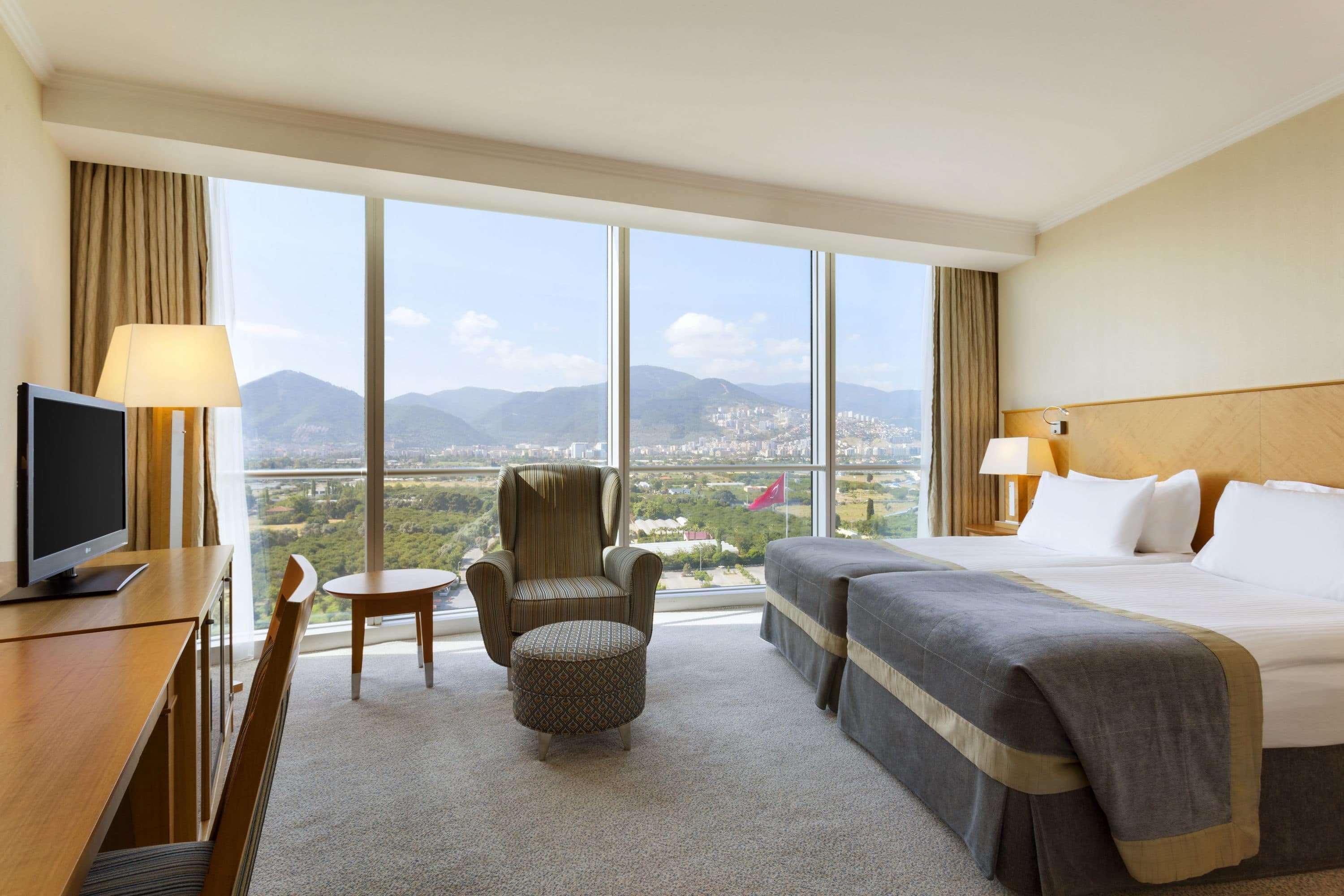 Wyndham Grand Izmir Ozdilek Thermal & Spa Exterior photo A room at the Athens Hilton