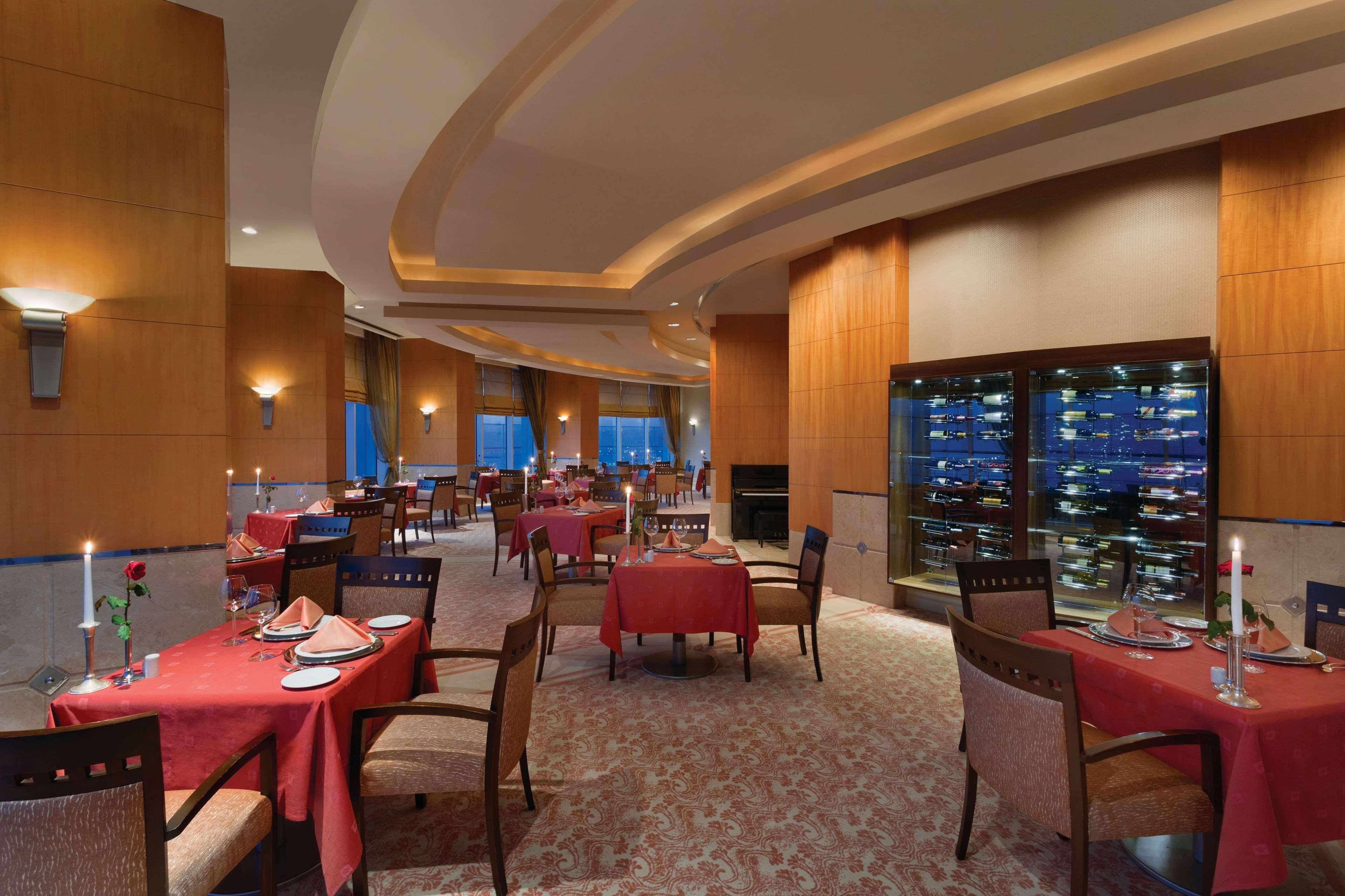 Wyndham Grand Izmir Ozdilek Thermal & Spa Exterior photo The restaurant