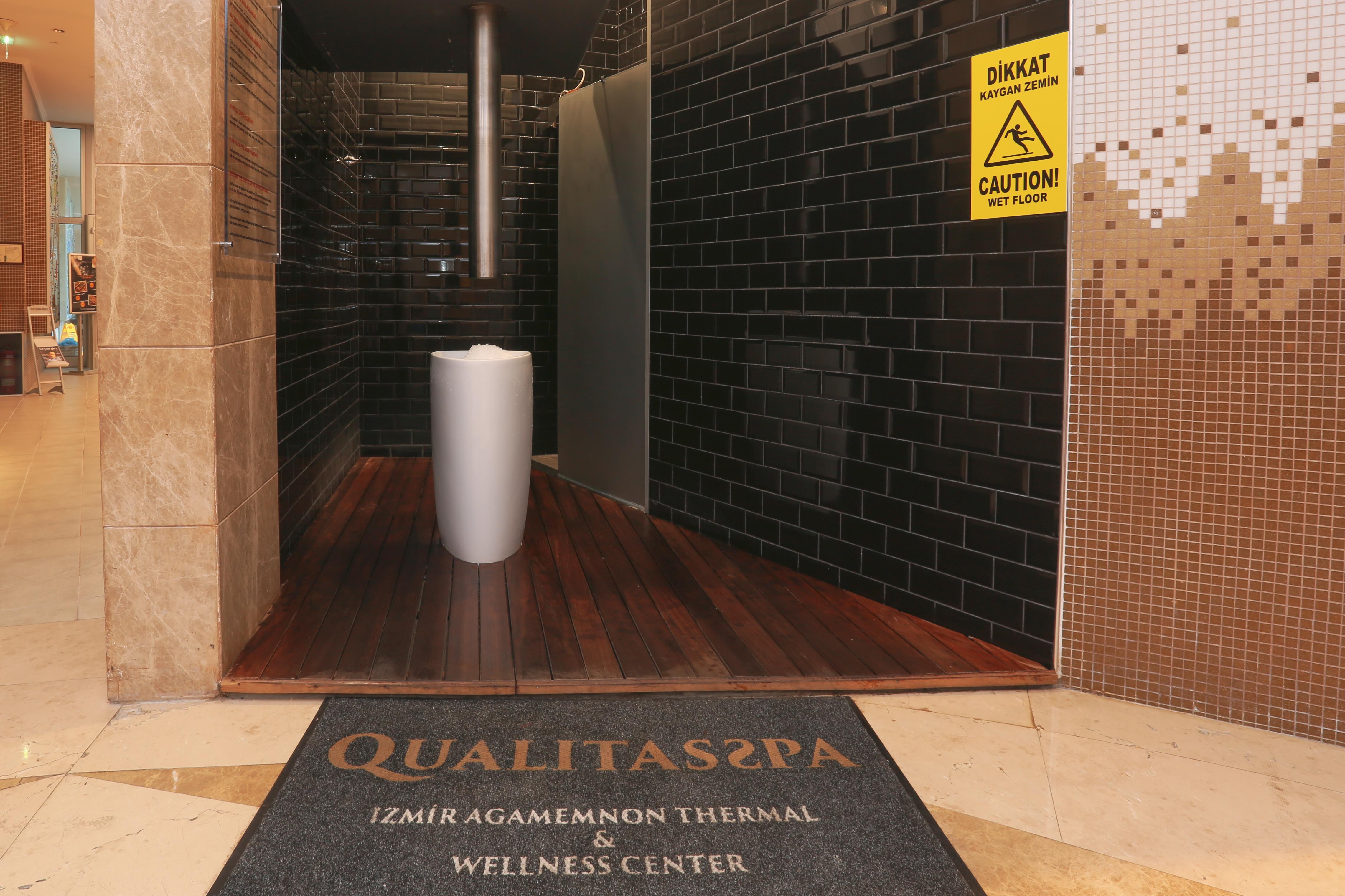 Wyndham Grand Izmir Ozdilek Thermal & Spa Exterior photo A Turkish bath